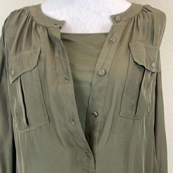 Trina Turk dark green long sleeve half button down silk blouse size m - Picture 7 of 9